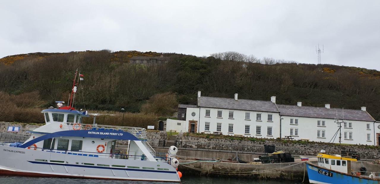 巴利卡斯尔 Manor House Rathlin Island酒店 外观 照片