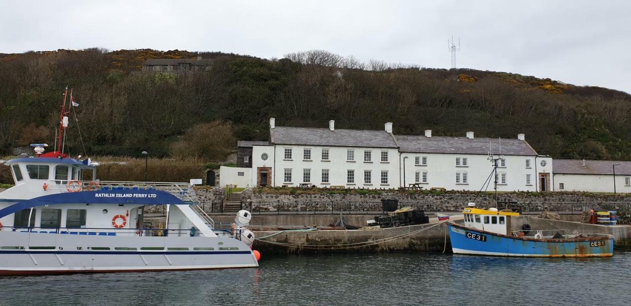 巴利卡斯尔 Manor House Rathlin Island酒店 外观 照片