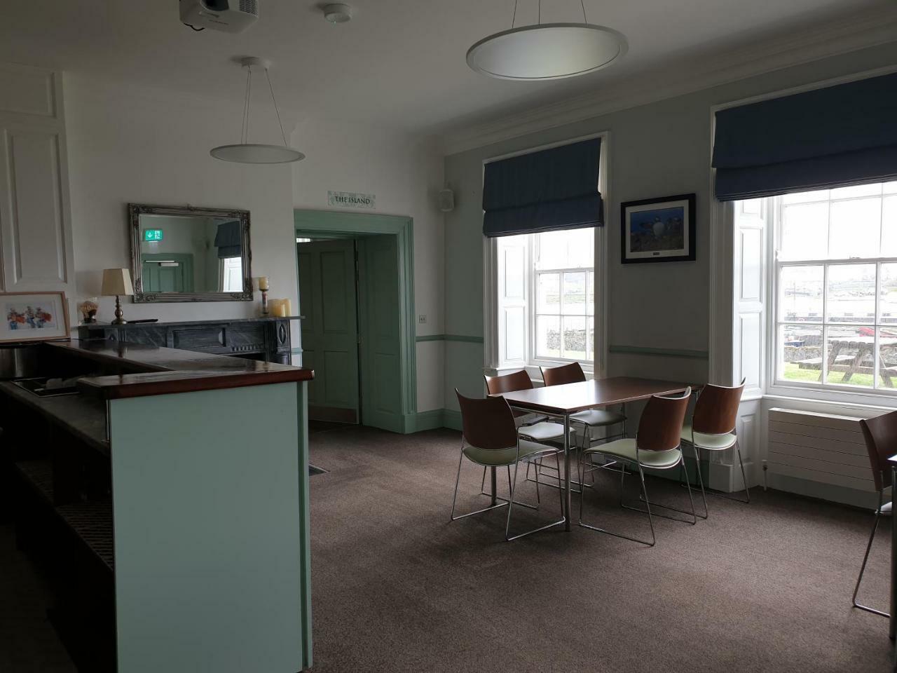 巴利卡斯尔 Manor House Rathlin Island酒店 外观 照片