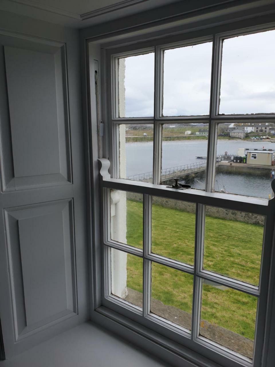 巴利卡斯尔 Manor House Rathlin Island酒店 外观 照片