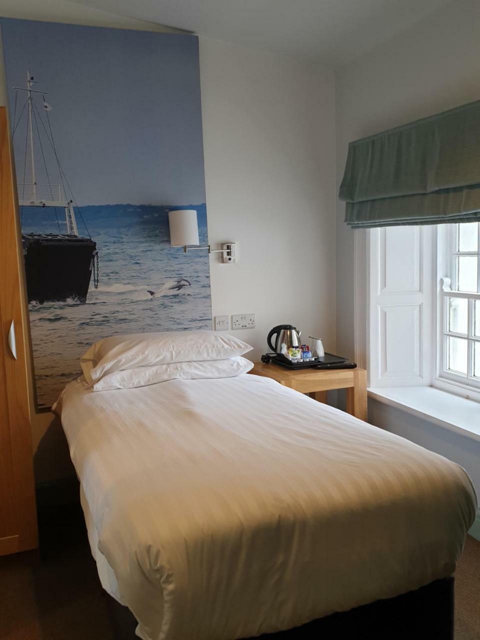 巴利卡斯尔 Manor House Rathlin Island酒店 外观 照片