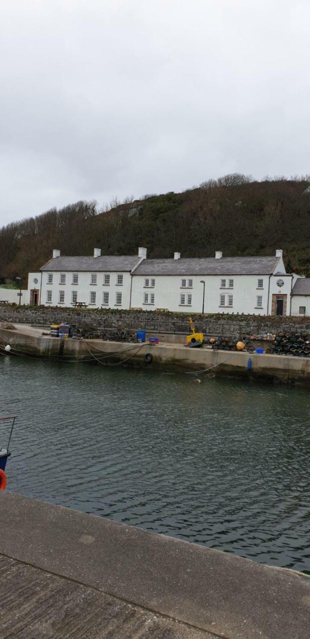 巴利卡斯尔 Manor House Rathlin Island酒店 外观 照片