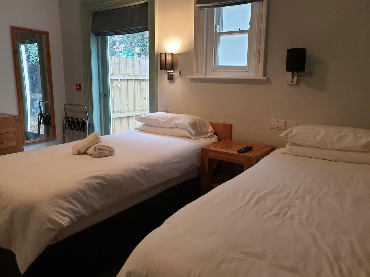 巴利卡斯尔 Manor House Rathlin Island酒店 外观 照片