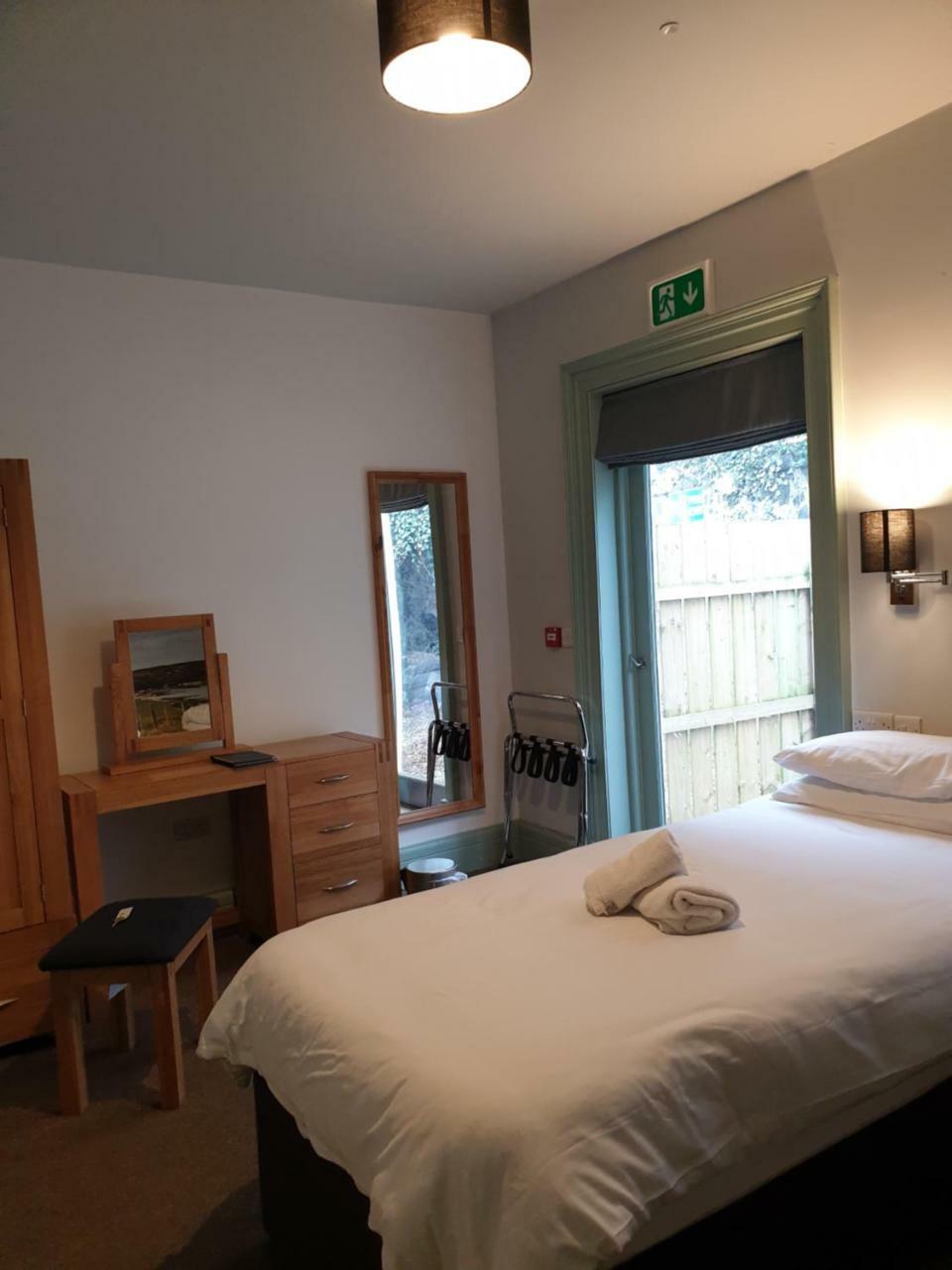 巴利卡斯尔 Manor House Rathlin Island酒店 外观 照片