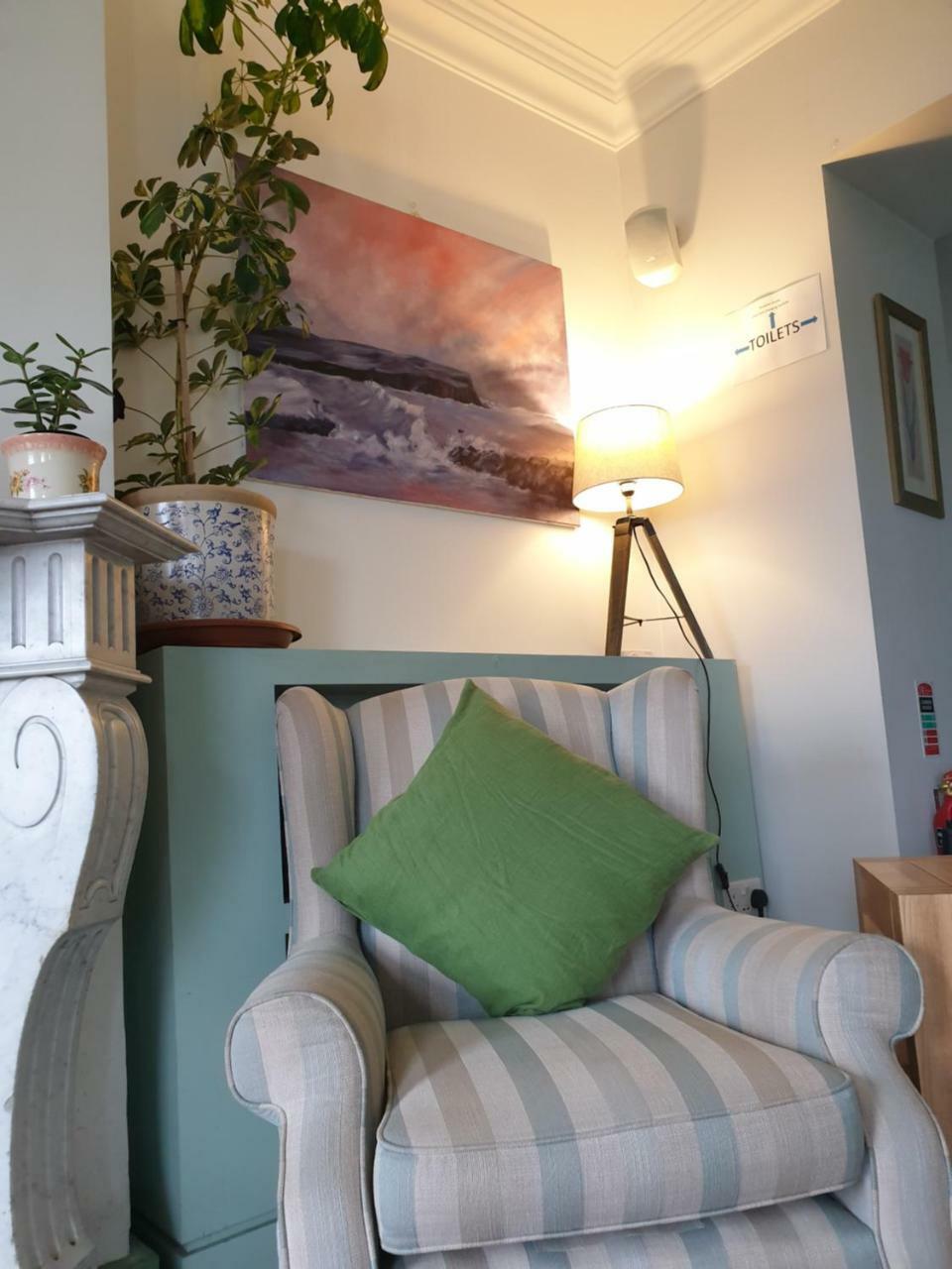 巴利卡斯尔 Manor House Rathlin Island酒店 外观 照片