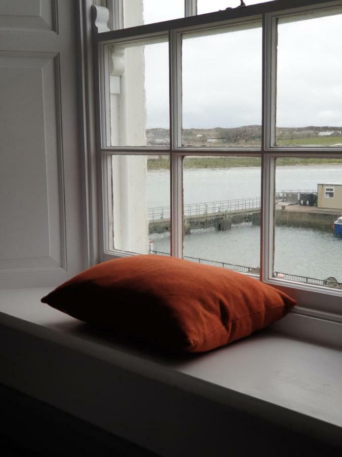 巴利卡斯尔 Manor House Rathlin Island酒店 外观 照片